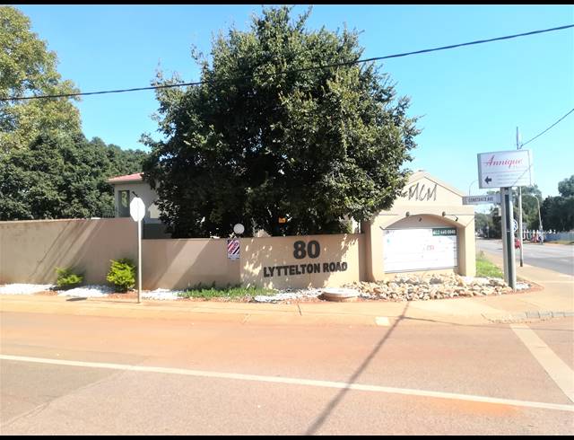 76M² BUSINESS TO LET IN CLUBVIEW